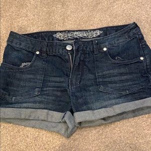 Express brand sz 4, Jean shorts.